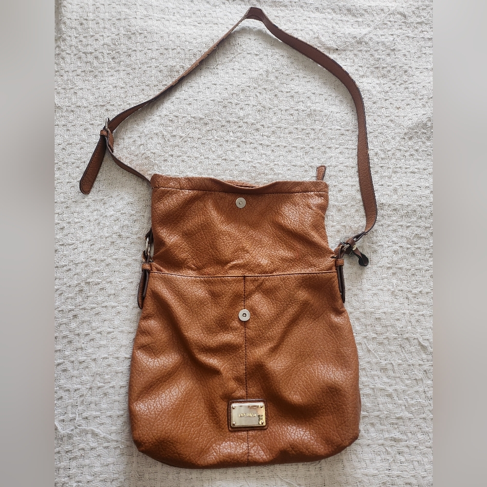 Nine West Tan Leather Handbag withSilver Accent